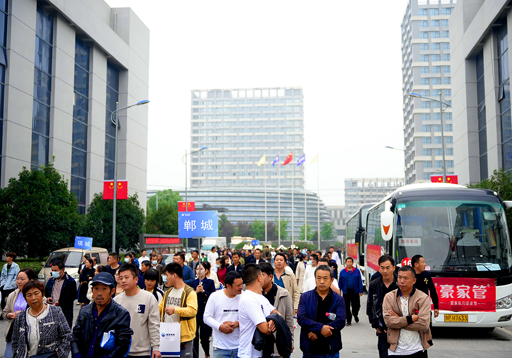 尊龙凯时官网管-河南周口五县联动大会在尊龙凯时官网股份总部召开